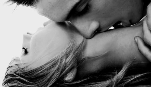 love-post-x:  Lip biting. Ass grabbing. Neck sucking. 
