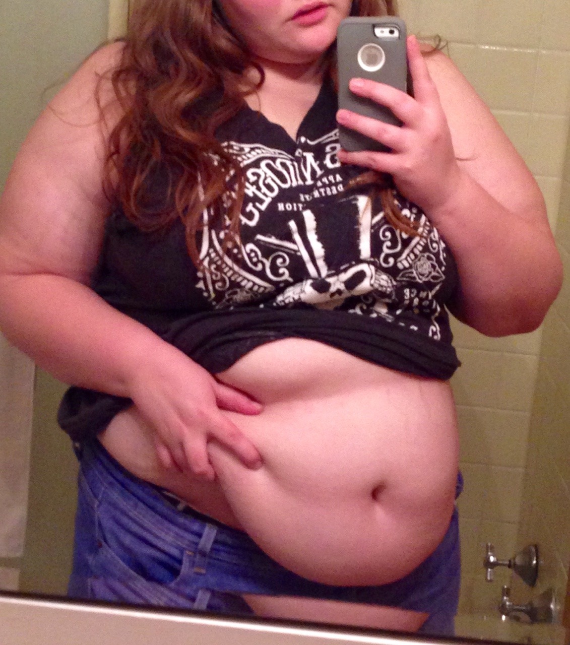 fierce-and-fat:  Here, have some drunken belly selfies. Bc deep down I actually love