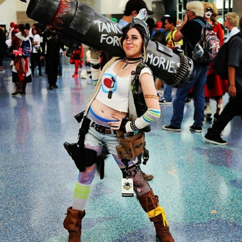 zombiearkham: TANK GIRL! misslinzilla Hello? Hello? Is anyone there?