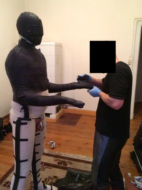 https://lovetapebondage.tumblr.com/post/134742206111