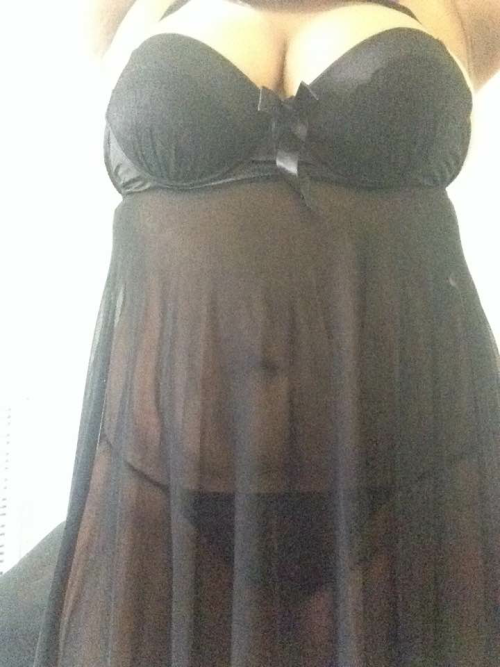 teetee2323: My nigger working it for massa
