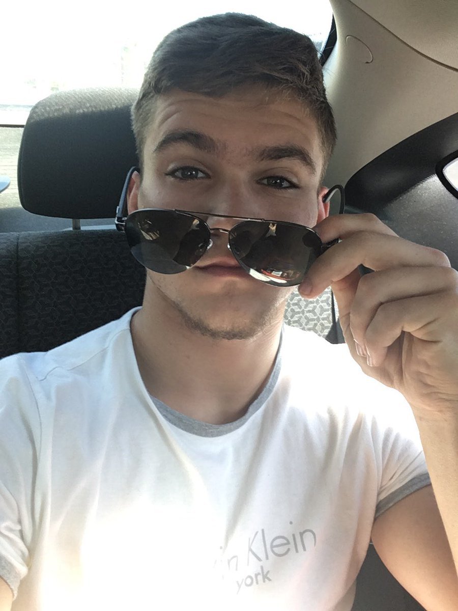 sprinkledpeen:Kyle Dean