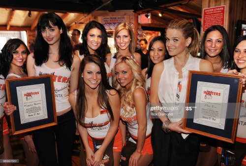 Actresses Alice Eve & Krysten Ritter love Hooters. Alice also has no issues going braless and to