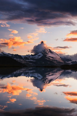 sundxwn:  The Mirror of the King by Edoardo