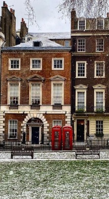 enchantedengland:    Mayfair is the poshest part of London, with spectacular architecture