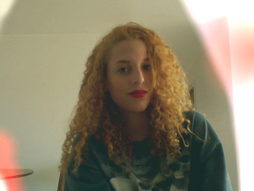 gypsystripper:  Here is the requested Selfie! New look! Blonde/Yellow hair! What do you think?