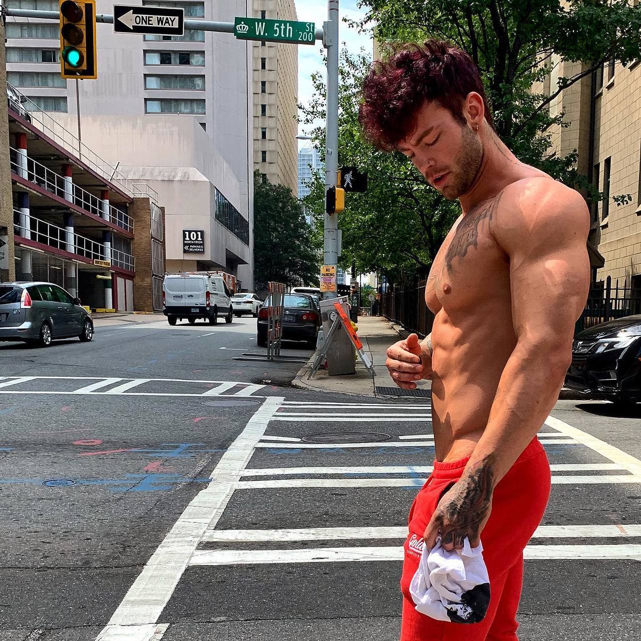 thehottestmenaround:Dustin Mcneerhttps://www.instagram.com/markdmafia/
