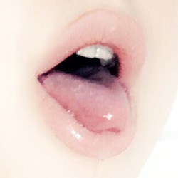 cuteabuse:  Tongue.