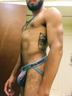 tastyblkman:  Xtra hairy..