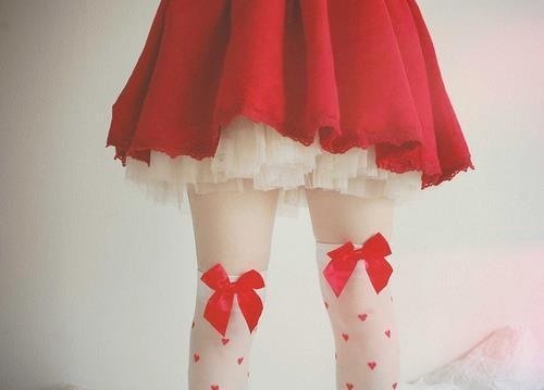 daddyandhislolo:  Can we take a minute to talk about how amazing that dress at the bottom is