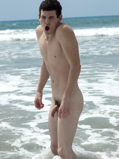 ladzonereloaded: IS THATA BIT CHILLY FOR YOUR WILLY ???