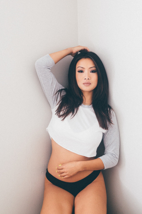 thefinestbeauties:  Julie Meka