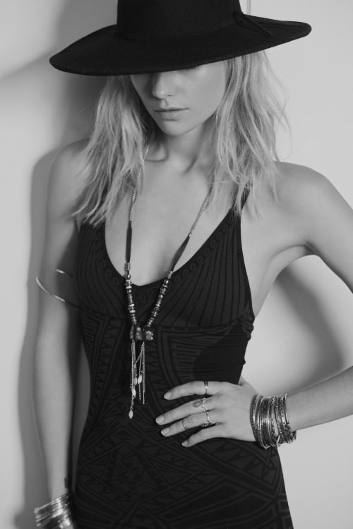 vogue-at-heart:  Farah Holt for Free People Lookbook 