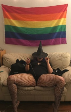 23skidood: literallysofuckingoverit:  thick thighs and a soft tummy are like magic✨  I am queer for witches and it’s not even October.  
