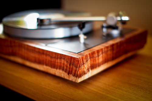 Woodsong Curly Koa LP12 by Cymbiosis Hi-Fi on Flickr.