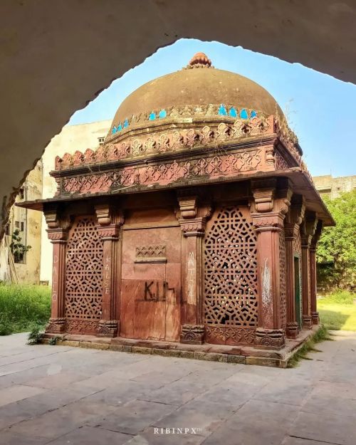 Sheikh Yusuf Qattal was a popular Sufi saint, who lived during the reigns of Sultan Ibrahim Lodi (15