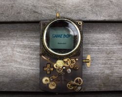 kagome-mizuno:  retrogamingblog:  Steampunk Gameboy made by   Elise Siegwald     correction: Steampunk Gameboy COLOR. (yes, i am geeky enough to tell the difference just by the shape of the body of the gameboy).