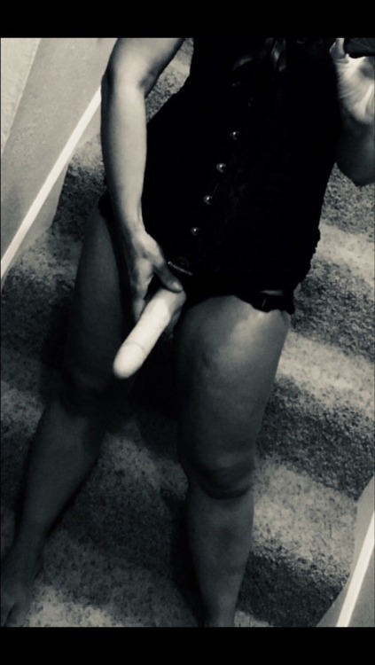 My sexy GF knows how to handle it Awesome submission from @round2-1972. Be sure to give them some lo