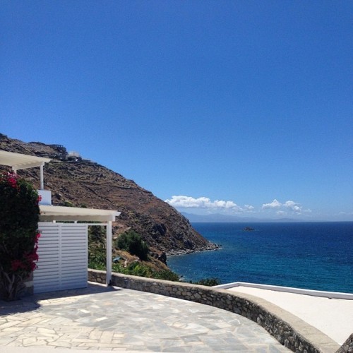 That’s a whole lot of nothing. It’s so blue. #Greece #Mykonos #NoFilter