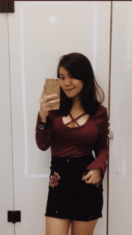 stuffs4men: sggenesis: Fucking hot last time so famous collect her photo since last time and now I f