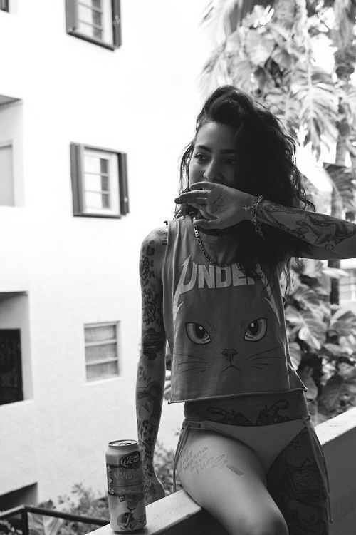 meandallhermillions:  X Kitty X 