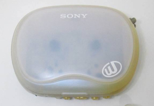 y2kaestheticinstitute: Sony WM-EQ2/3 ‘Beans’ (1995-1997)Before the 2005 MP3 player&