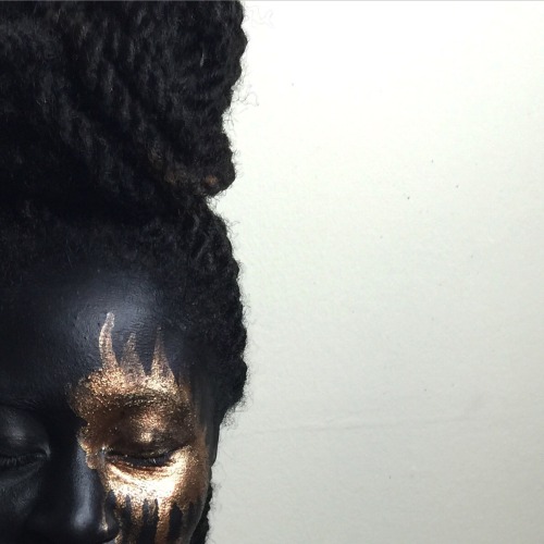 brown-princess: http://brown-princess.com/  