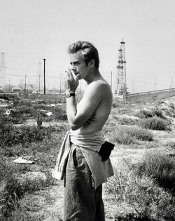 summers-in-hollywood:  James Dean, Venice,