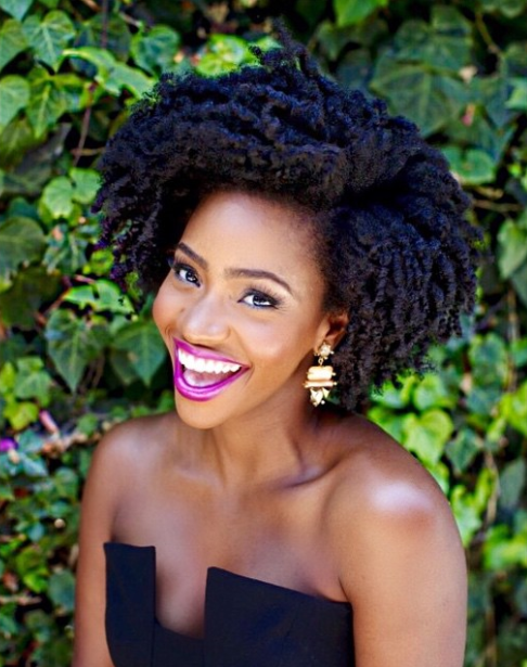 carnapptural:  securelyinsecure:  Teyonah Parris“It feels good to be a role model for little girls who don’t often see  natural hair on the red carpet. I’ve wanted to be an actress my whole  life and the none of the women I aspired to be like had