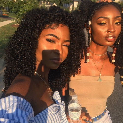 fleekygal:Instagram: chiepodeu Instagram: miss.cameroon