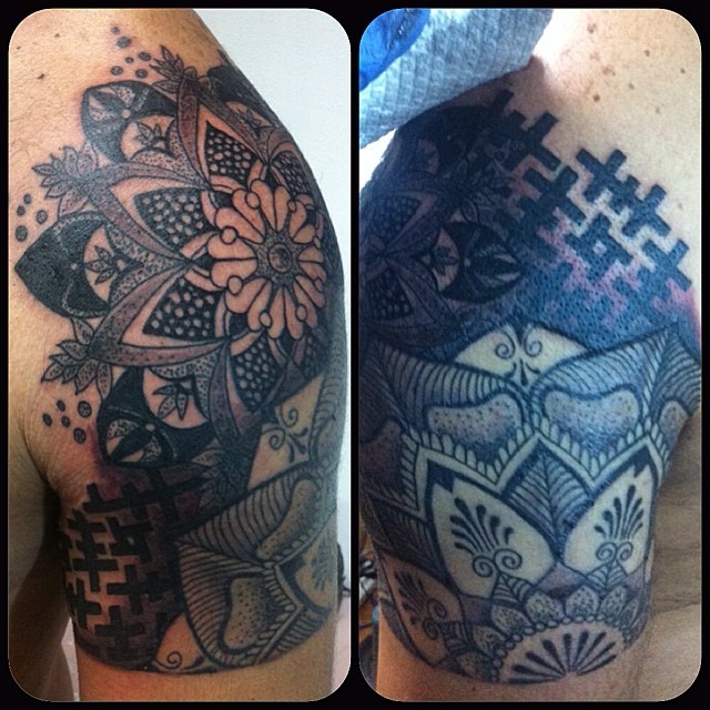 #tattoo #ink #inkjunkeyz #crazytattoo #brazo #mandala #negro #grises #geométrico