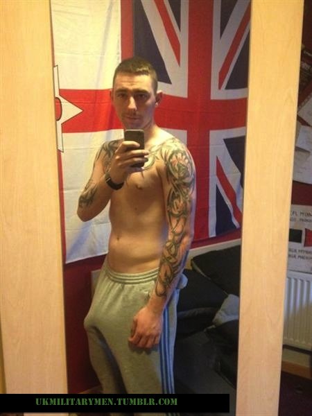 str8uklads:  ukmilitarymen:  Meet Robin, a shy soldier with a big cock and some kinky