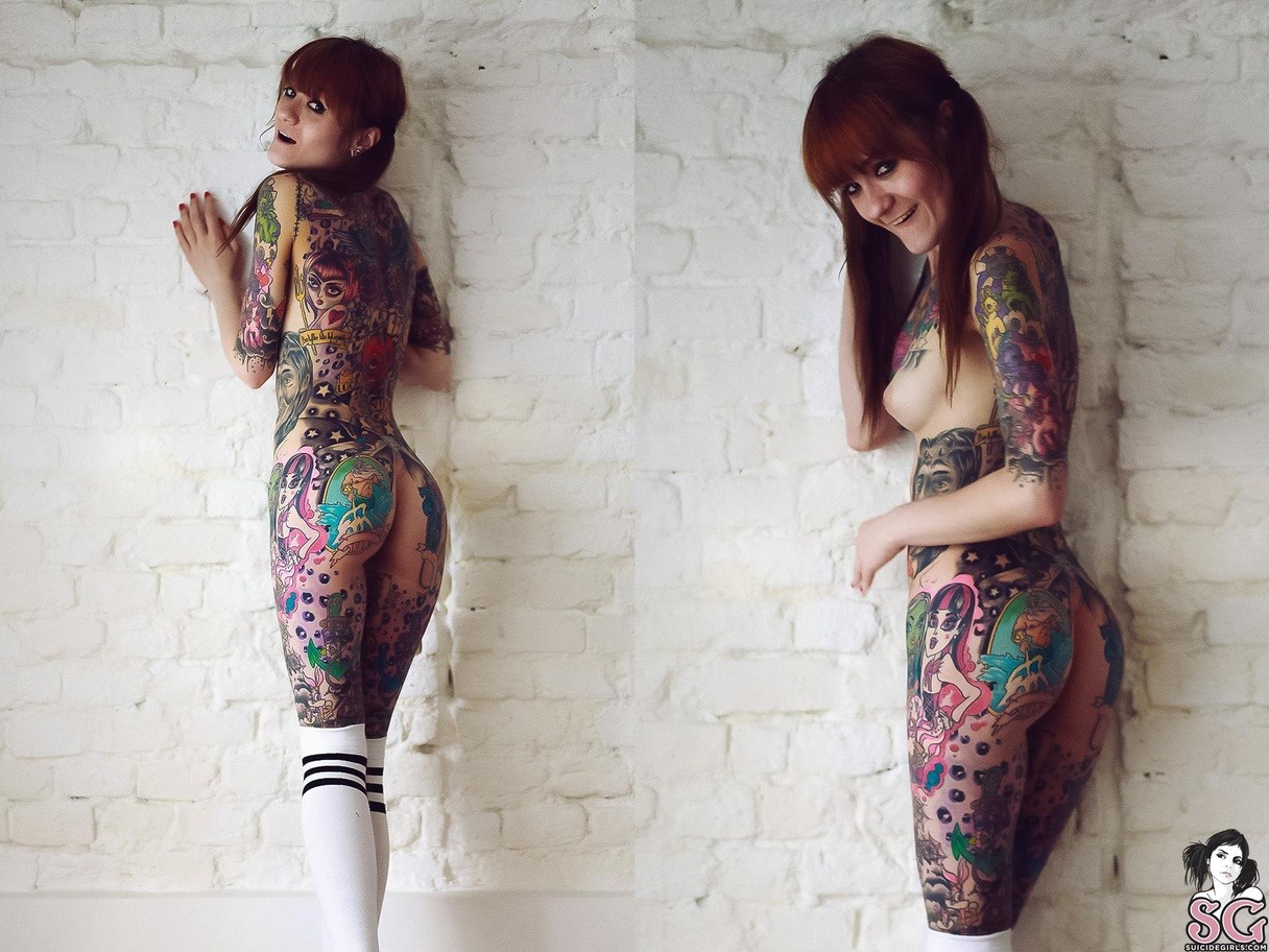 Extreme Tattoos und Piercings bei Frauen