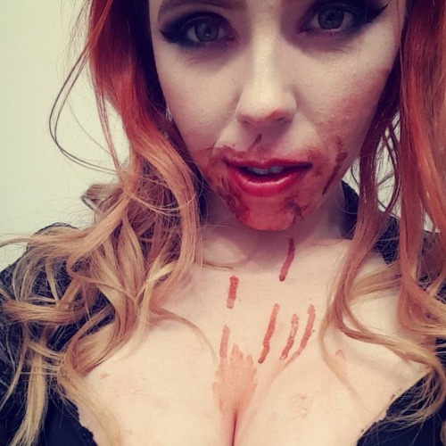 Who wants some more bloody good vampire clips from me? #thorndog #redhead #sfx #specialeffectsmakeup