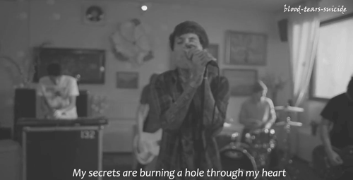 blood-tears-suicide:  Bring Me The Horizon - Sleepwalking