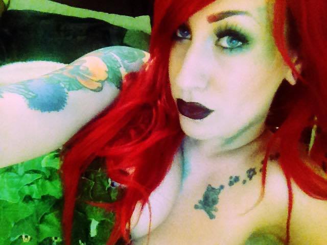 gothamswhore:  I heard you all like Ivy. ;)