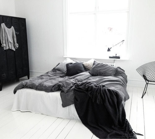 screaming-for-more-bitch:  Lovely bed na We Heart It - http://weheartit.com/entry/112680265
