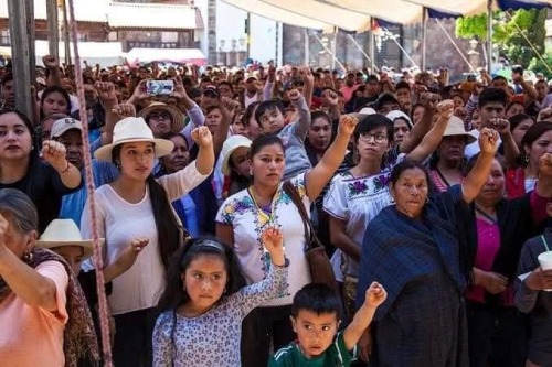 fuckyeahmexico: Este domingo el INE se vio obligado a suspender 89 casillas electorales en má