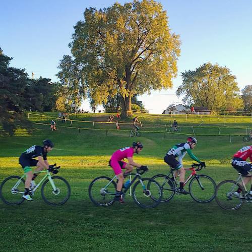 Wednesday Night Light. #cyclocross #lightbro (at Aquila Park)