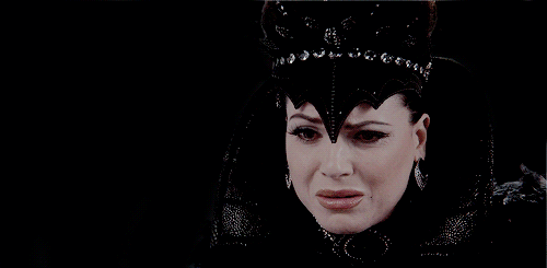 harlysquinzel:Regina Mills breaking my heart with her face 4/?