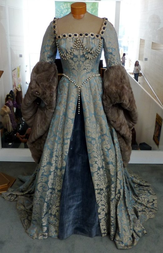 Gown With Fur Trim For Lady Catelyn Stark