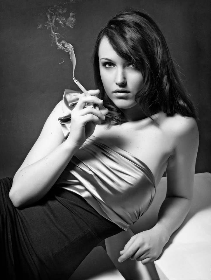 Amy Loves Smoking