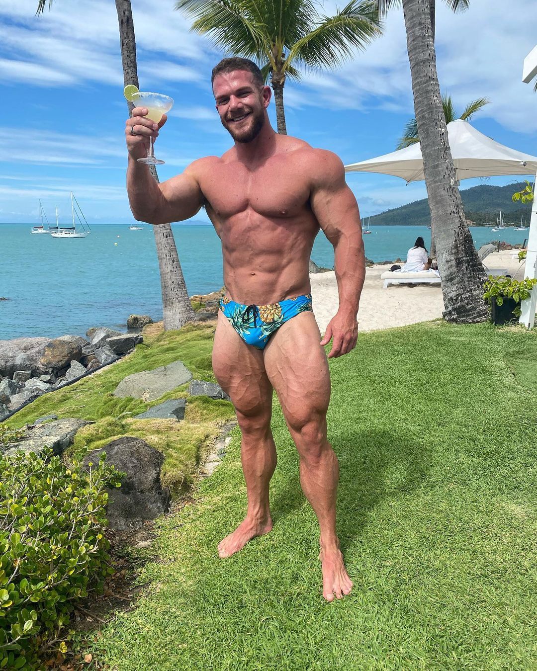 becomingamusclepig:mjames77:Matt O'Reilly - nothin’ like a sexy boy who knows how hot he is… 😍😛Absolute Goals juicing is the key to royalty