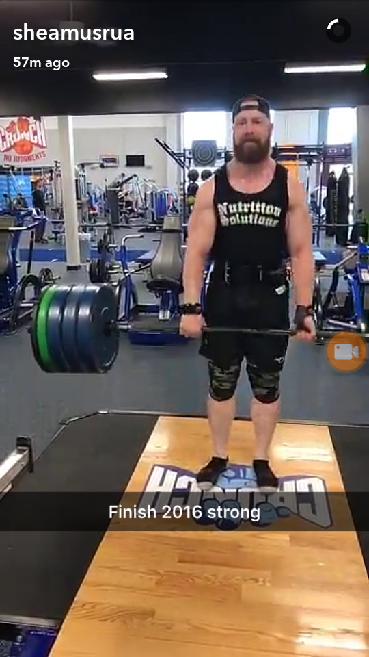 lovedeidrelove:New pics from Sheamus’ SnapChat of him working out. 12-31-2016