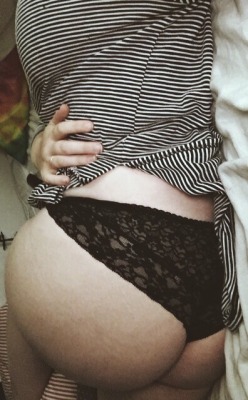 on-your-knees-n-obey:  First submission,