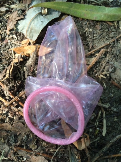 Unknown beautiful used condom! Damn, it looks so sexy!