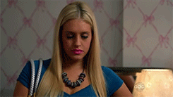headjarsandhamtornadoes:  So I started watching Suburgatory..