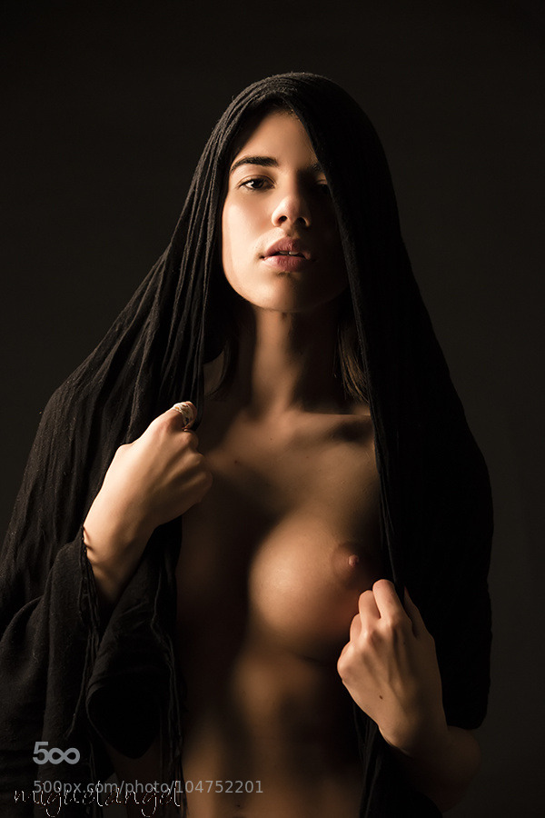 Popular Nude