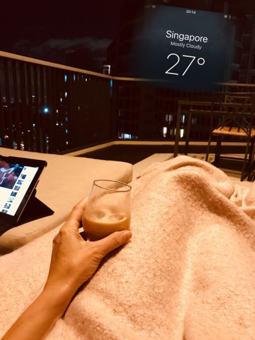 .
Nights are getting chilly…. need a blanket to enjoy the balcony ;-)
That’s Celsius!!! About 80F.