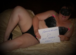 funwiththewifey:  Mrs. Funwiththewifey Loves her followers!!! Reblog if you like her! 